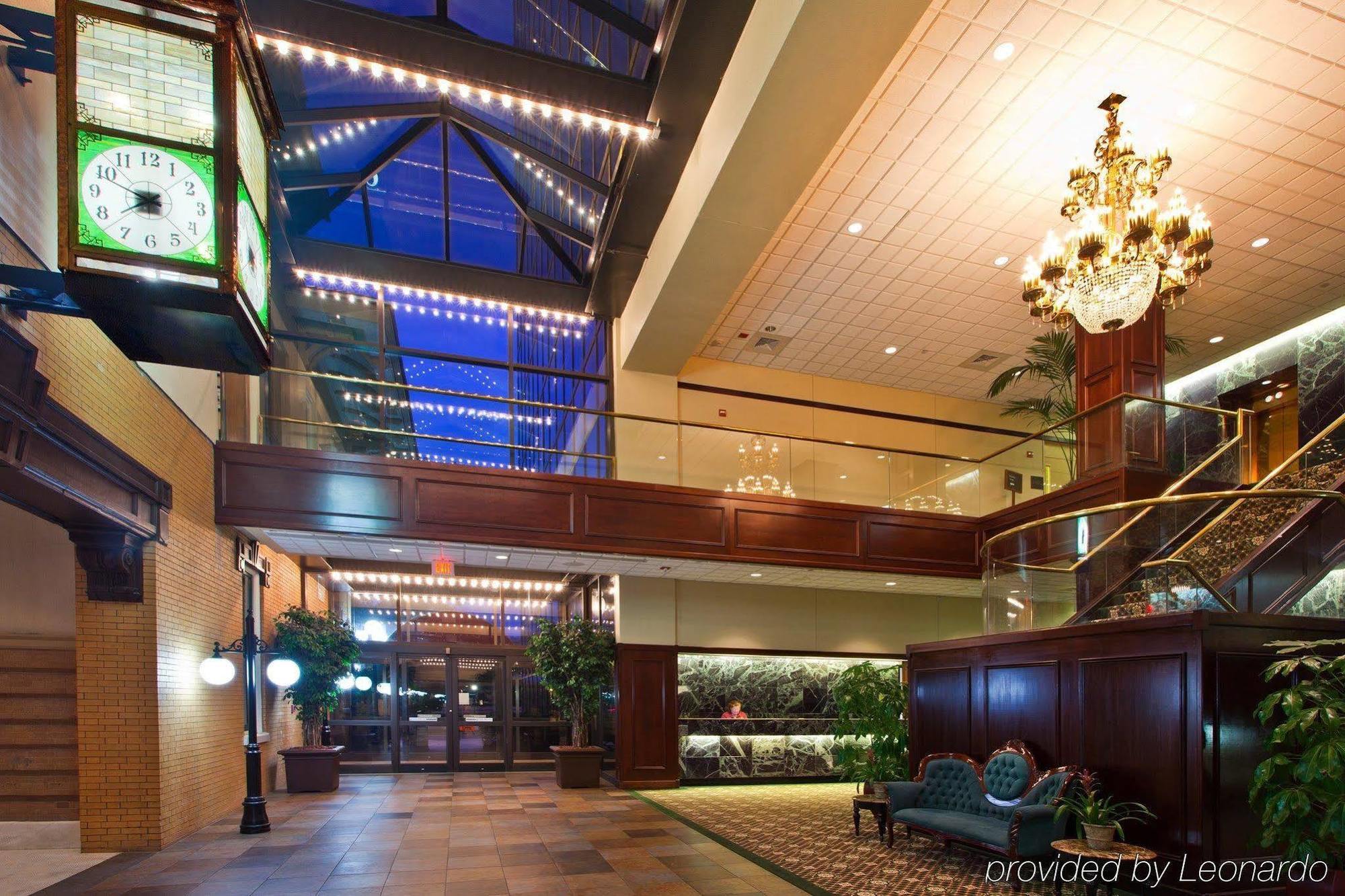 Crowne Plaza Pensacola Grand Hotel Interior photo